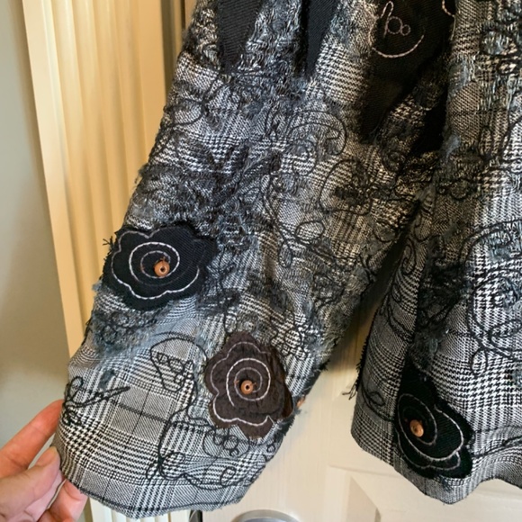One-Of-Kind Vintage Blazer - Picture 15 of 16